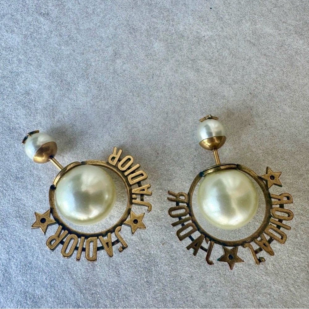 CHRISTIAN DIOR 
Metal Pearl J'Adior Tribal Earrings Gold